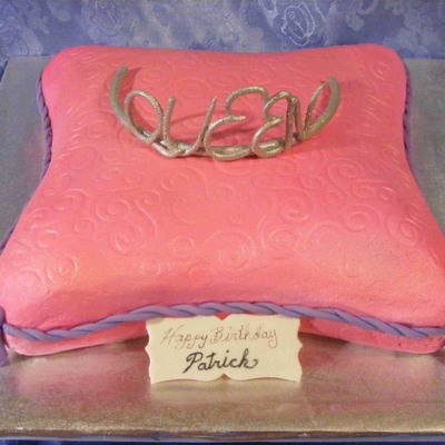Queen Tiara/pillow Cake