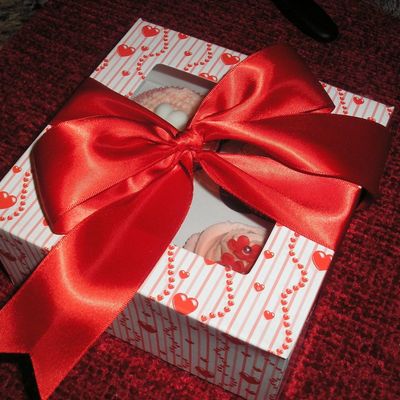 Vday Cupcakes In Presentation Box