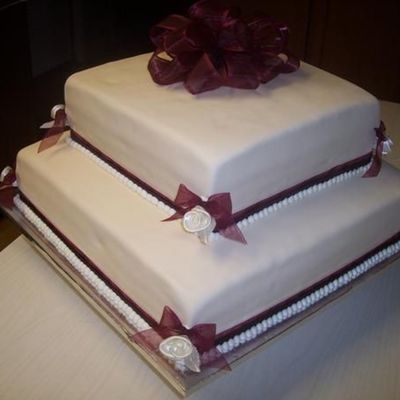 Ivory & Burgandy Wedding Cake