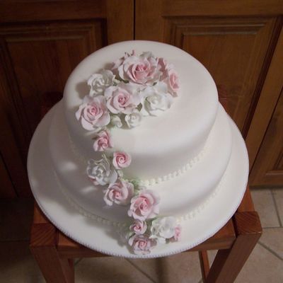 Pink And White Rose Wedding Cake.