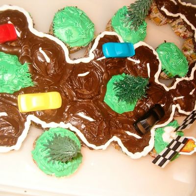 Race Track Cupcakes Cake
