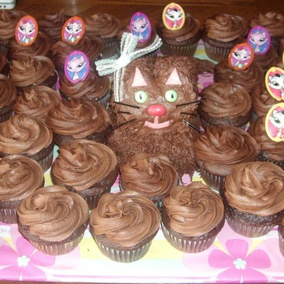Kitten Cake And Cupcakes