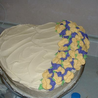 Heart & Pansy Cake
