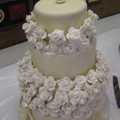 White & Cream Wedding Cake