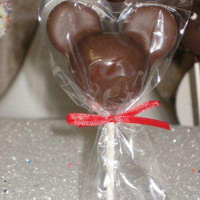 Mickey Mouse Cake Pops