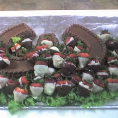 Horseshoe Cake With Double Dipped Strawberries