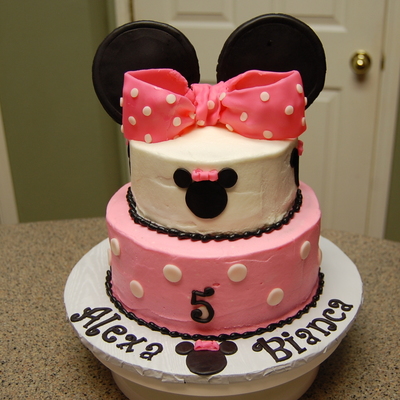 Minnie Mouse Cake
