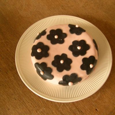 My First Fondant Cake!