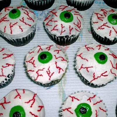 Halloween Eyeball Cupcakes