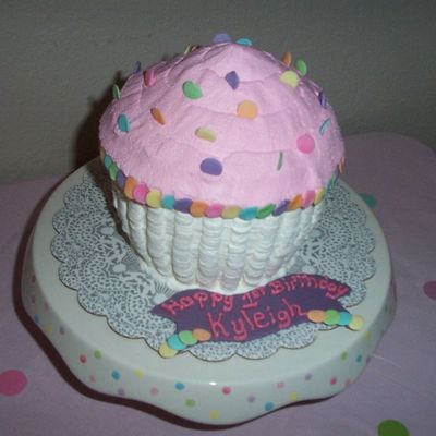 Large Cupcake Birthday Cake