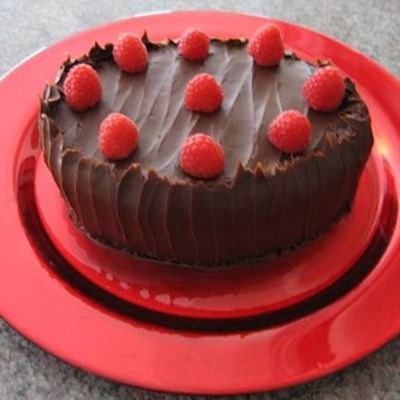 Chocolate Cake With Raspberry Filling & Ganache