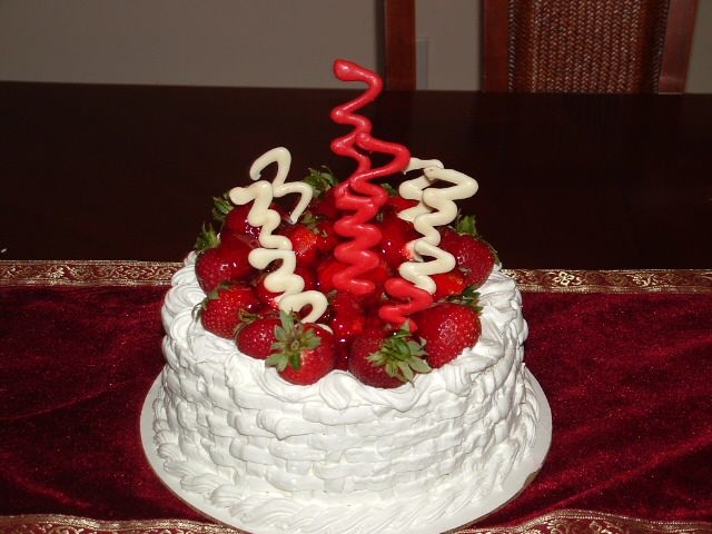 Strawberries 'n Cream Cake