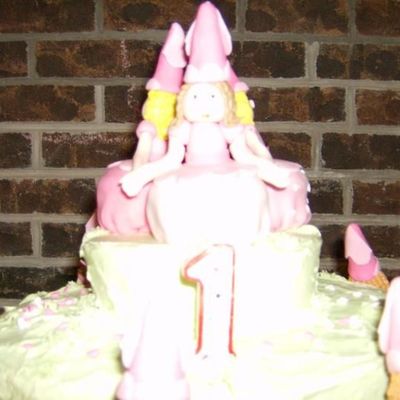 Aarika's 1St B-Day Cake