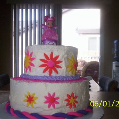 Girls Flower Power Cake