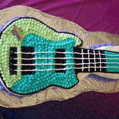 Hannah Montana Guitar Cake