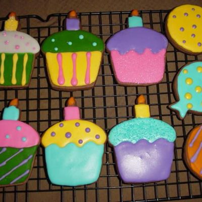 Birthday Cupcakes & Balloons