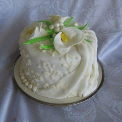 Calla Lily Cake