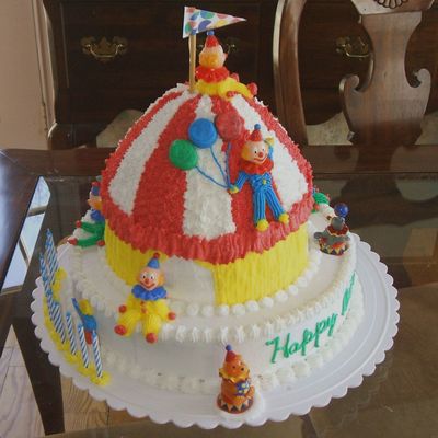 Taylor's Circus Cake