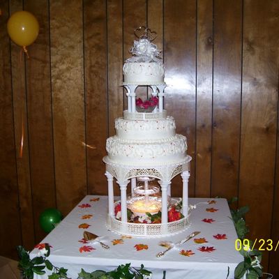 Wedding Cake W/fountain