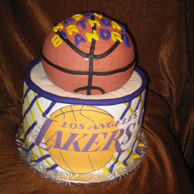 La Lakers Cake