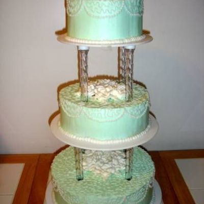 Honeydew Green With White Roses