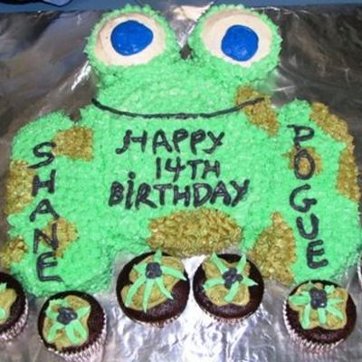 Shane's 14Th Birthday Froggy Cake And Lilypads Cupcakes