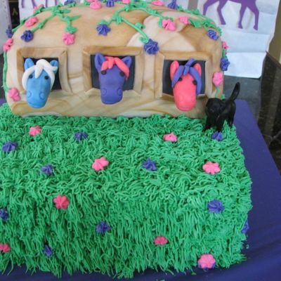 Horse And Stable Cake