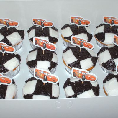 Lightning Mcqueen Cupcakes