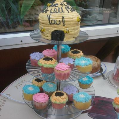 Flower And Hive Cupcakes