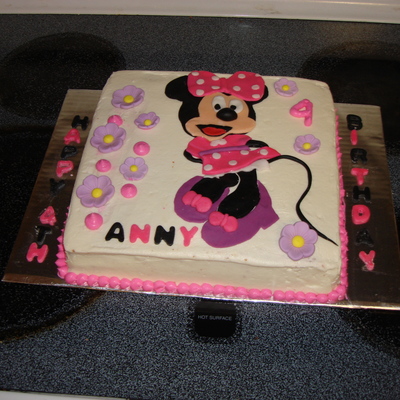Minnie Mouse Cake