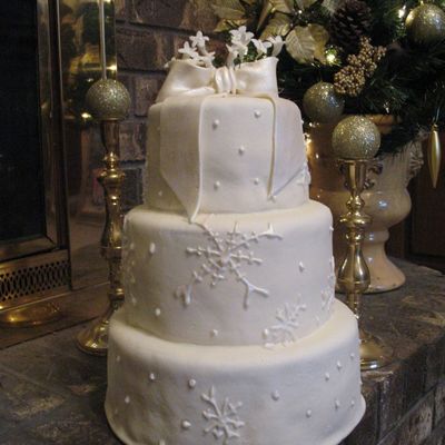 Christmas Wedding Cake