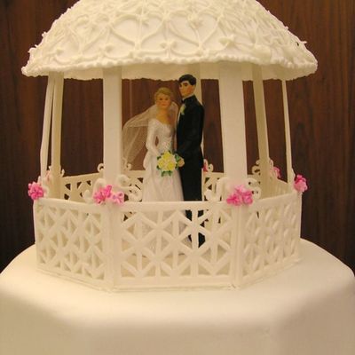 Close Up Of Robert & Natarsha Wedding Cake