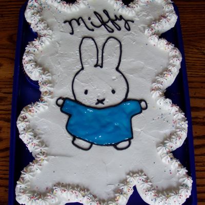 Miffy Cake