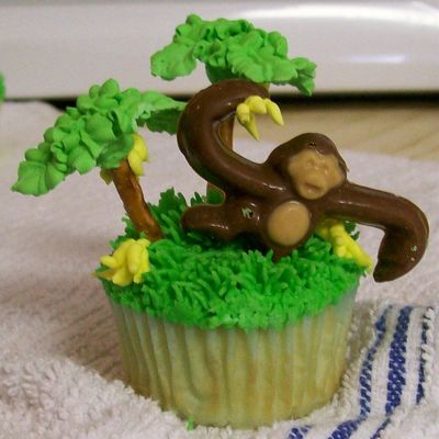 Alyssabeths Monkey Cupcakes