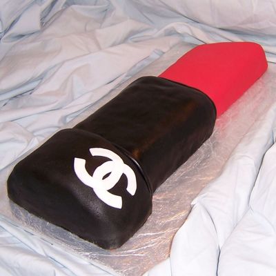 Lipstick Cake