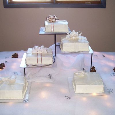 Present Wedding Cakes