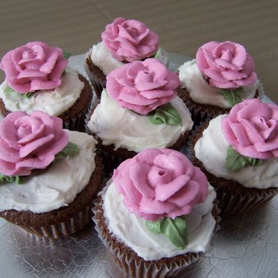 Cupcakes With Buttercream Roses