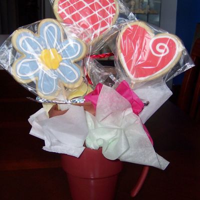 Valentine's Bouquet W/ Flowers 2/07