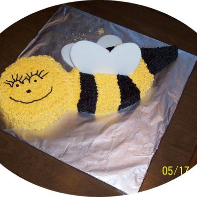 Bumble Bee Cake