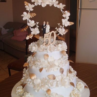 Golden Anniversay Cake