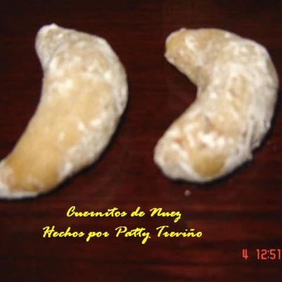 Cuernitos De Nuez