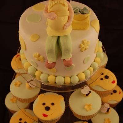 Winnie Pooh Mummy Shower Cake