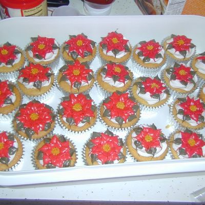 Poinsettia Cupcakes