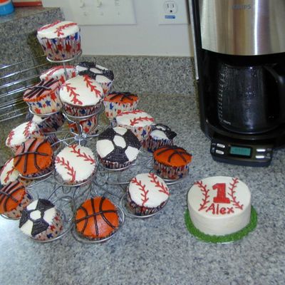 Alex's 1St Birthday, Cuppies And Smash Cake