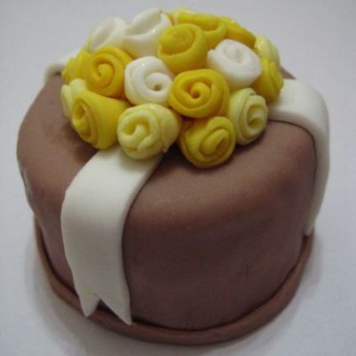 Mini Cake With Rolled Ribbon Roses