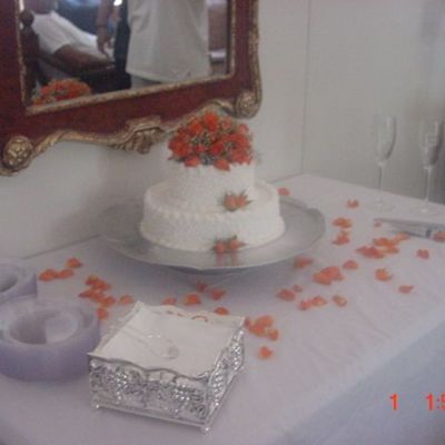 Wedding Cake For 15 People.