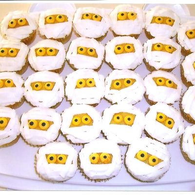 Mummy Cupcakes