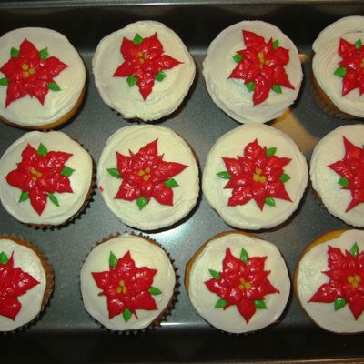Poinsettia Cupcakes