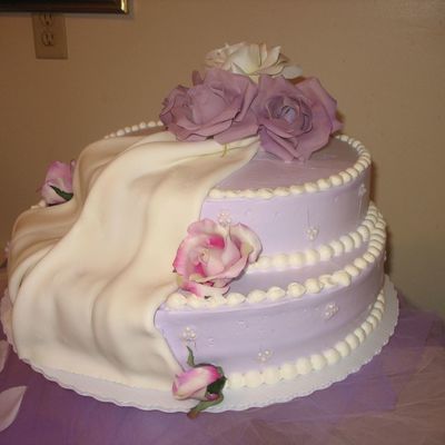 Lavendar Wedding Cake With Veil