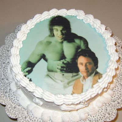 Incredible Hulk Cake